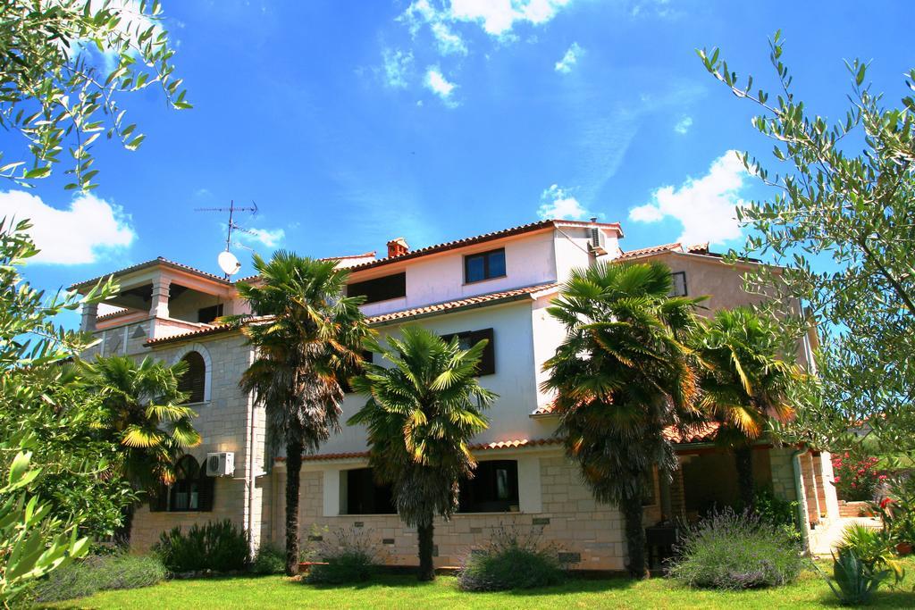 Korsa Apartment Sveti Lovreč Pazenatički Exterior foto