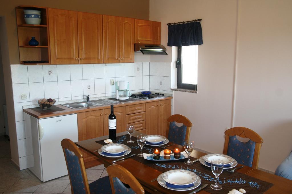 Korsa Apartment Sveti Lovreč Pazenatički Exterior foto
