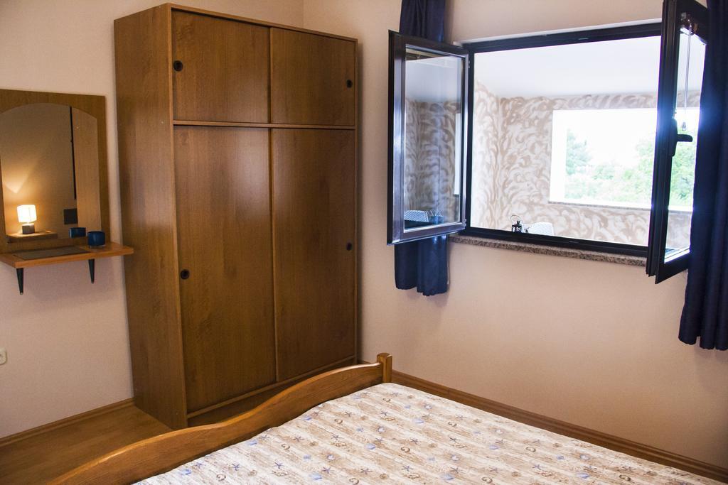 Korsa Apartment Sveti Lovreč Pazenatički Exterior foto
